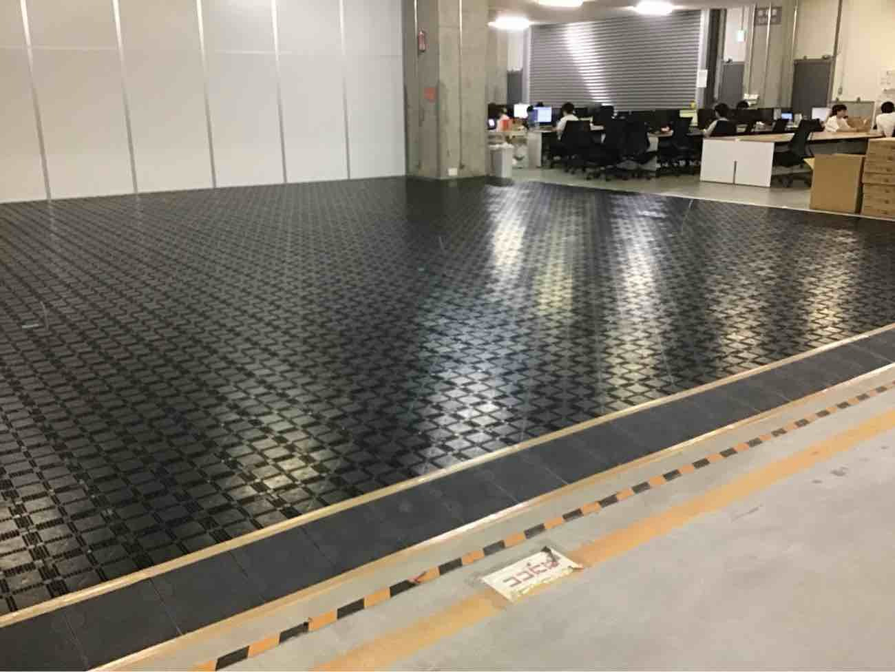 東京都大田区のオフィスにて、ステップライン樹脂OA工事を行いました。【秀和建工】