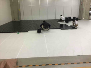 東京都大田区のオフィスにて、ステップライン樹脂OA工事を行いました。【秀和建工】