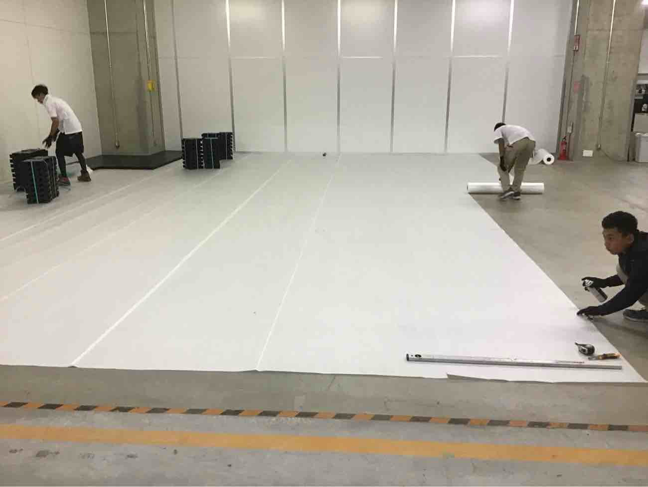 東京都大田区のオフィスにて、ステップライン樹脂OA工事を行いました。【秀和建工】