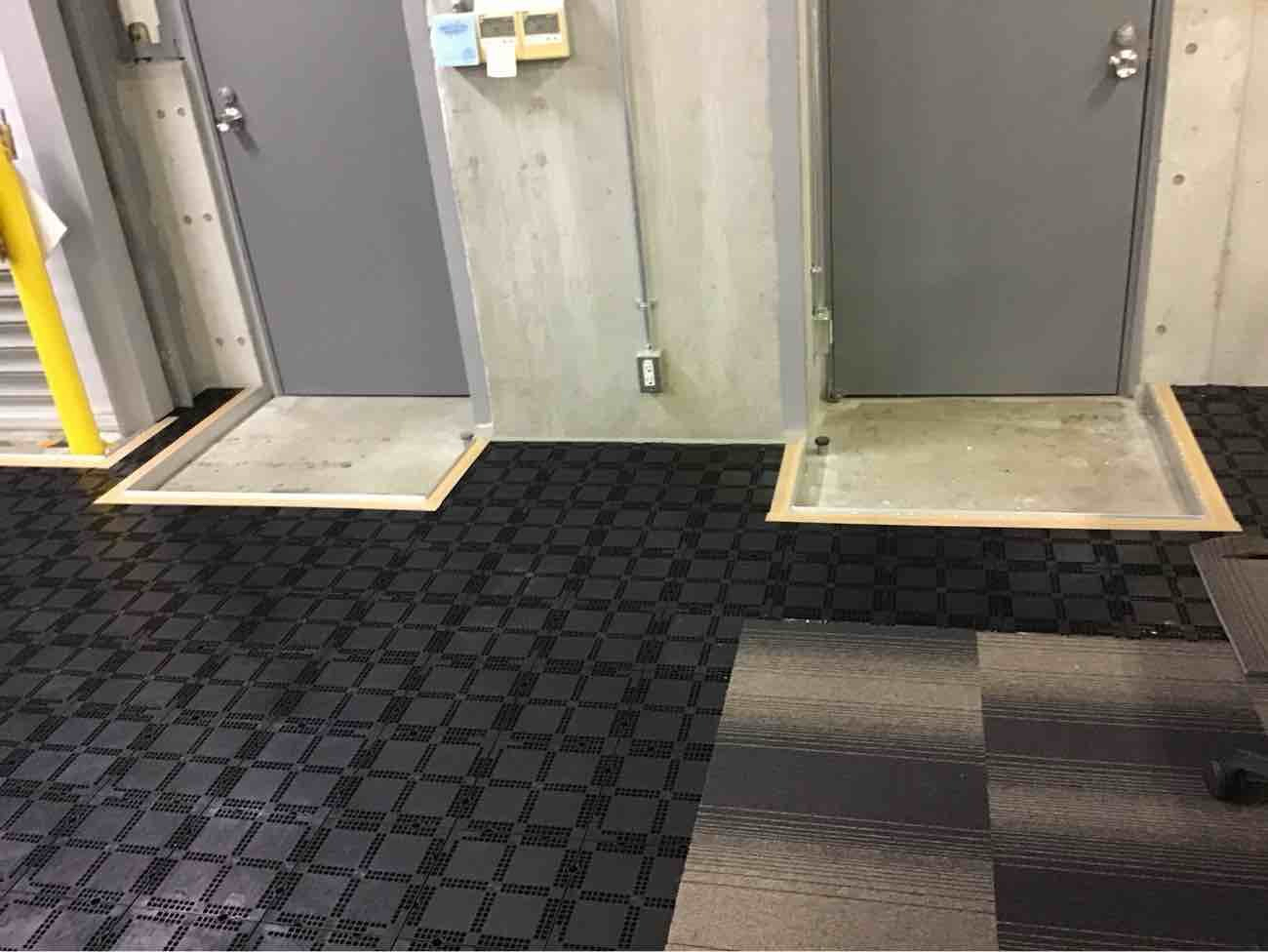 東京都大田区のオフィスにて、ステップライン樹脂OA工事を行いました。【秀和建工】