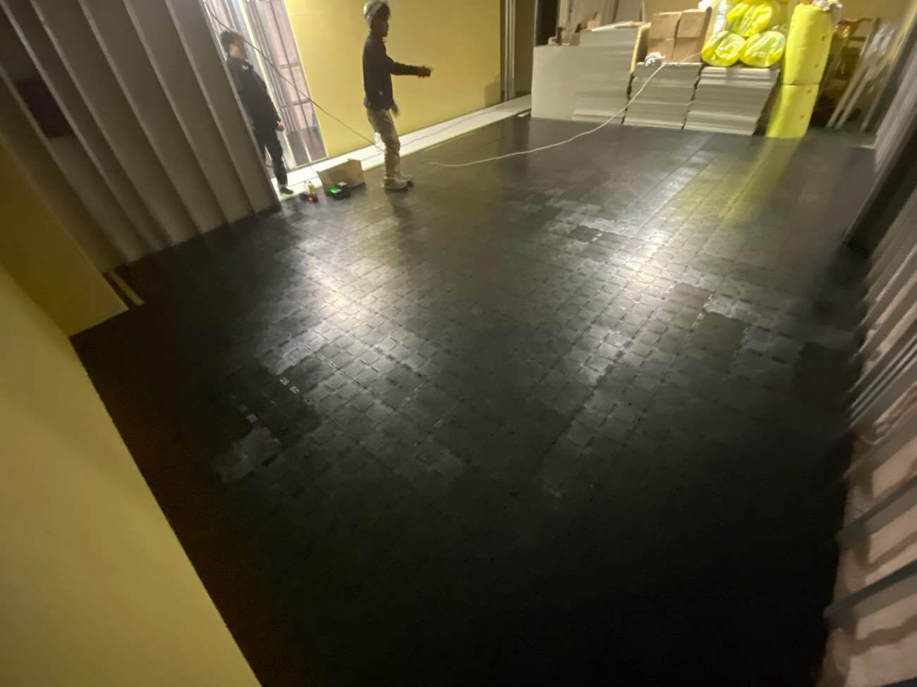 埼玉県川口市のオフィスにて、ステップライン樹脂OA工事を行いました。【秀和建工】