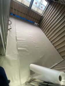 埼玉県川口市のオフィスにて、ステップライン樹脂OA工事を行いました。【秀和建工】