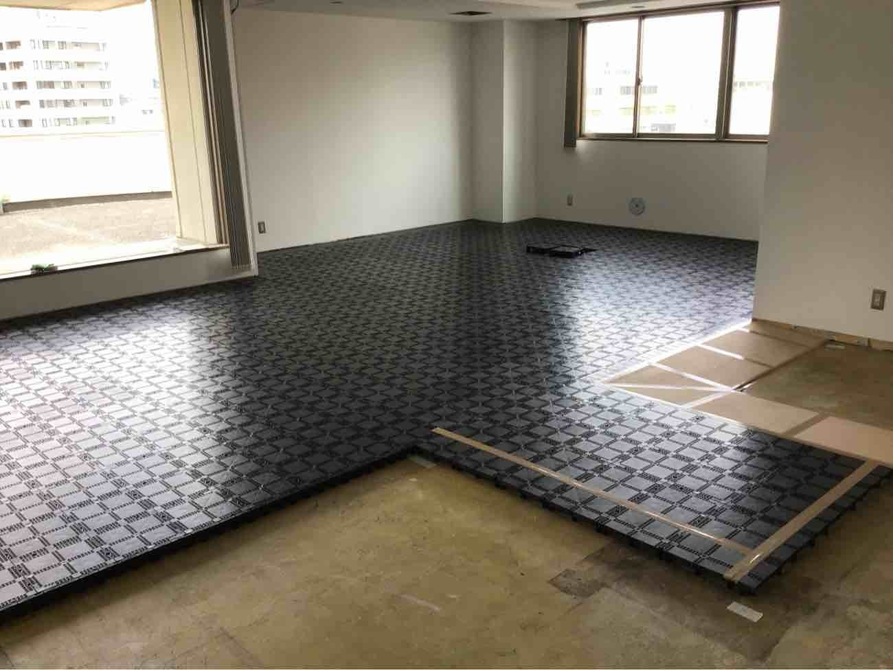 埼玉県川口市のオフィスにて、ステップライン樹脂OA工事を行いました。【秀和建工】