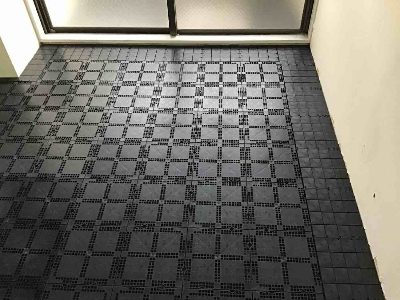 埼玉県川口市のオフィスにて、ステップライン樹脂OA工事を行いました。【秀和建工】