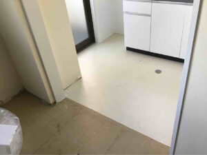 埼玉県川口市のオフィスにて、ステップライン樹脂OA工事を行いました。【秀和建工】