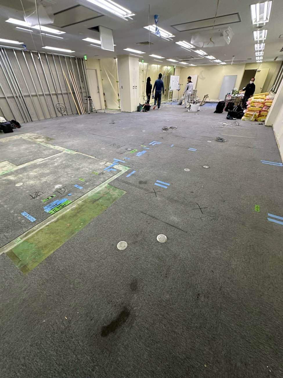 横浜市戸塚区のオフィスにて、OAフロア工事を行いました。【秀和建工】