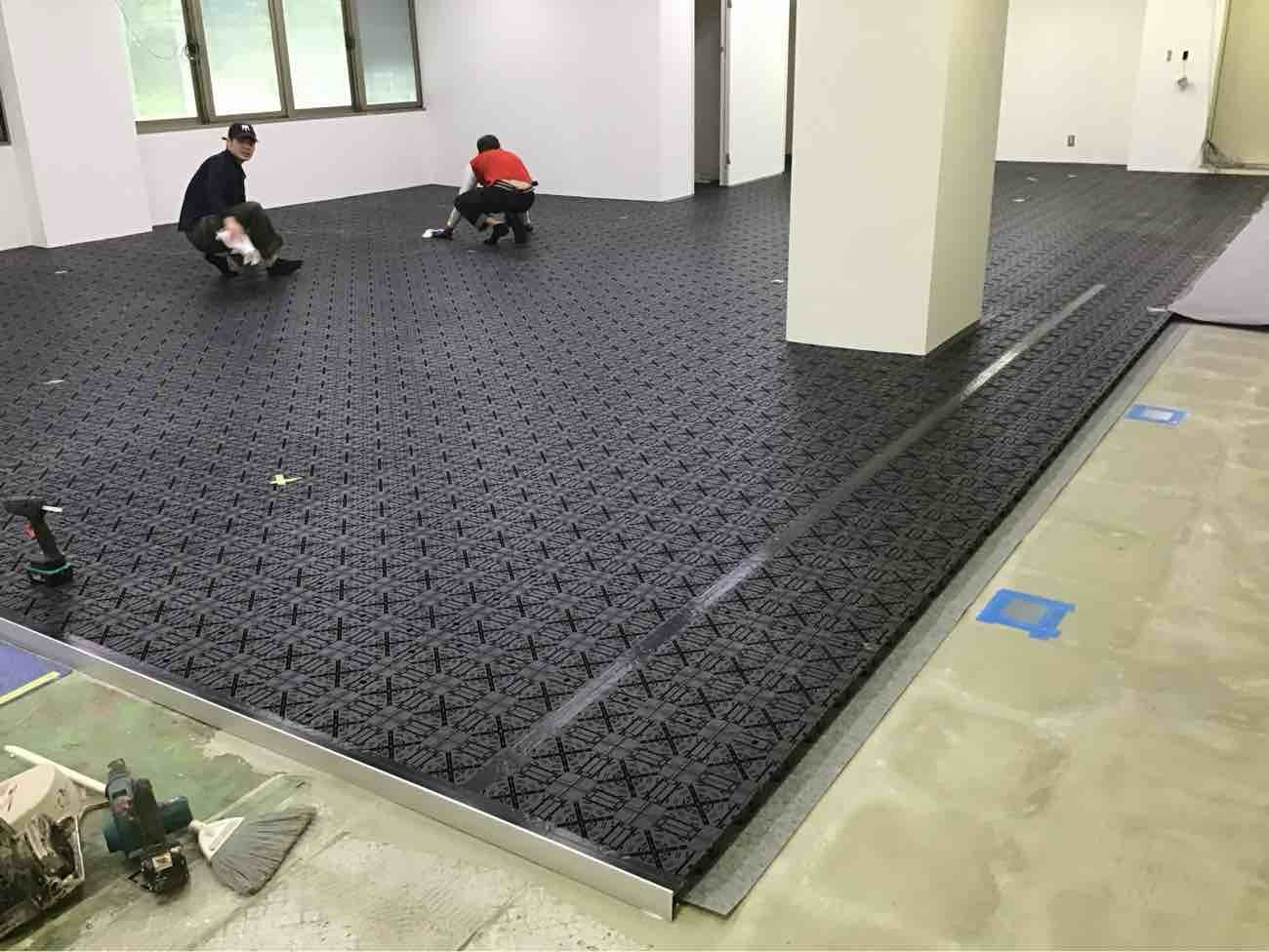 横浜市戸塚区のオフィスにて、OAフロア工事を行いました。【秀和建工】