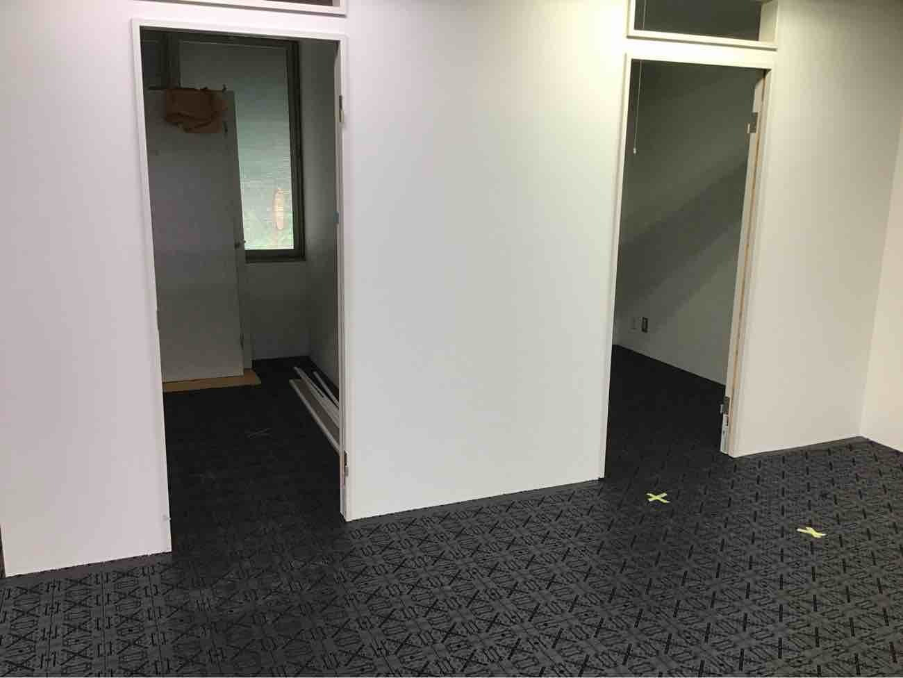 横浜市戸塚区のオフィスにて、OAフロア工事を行いました。【秀和建工】