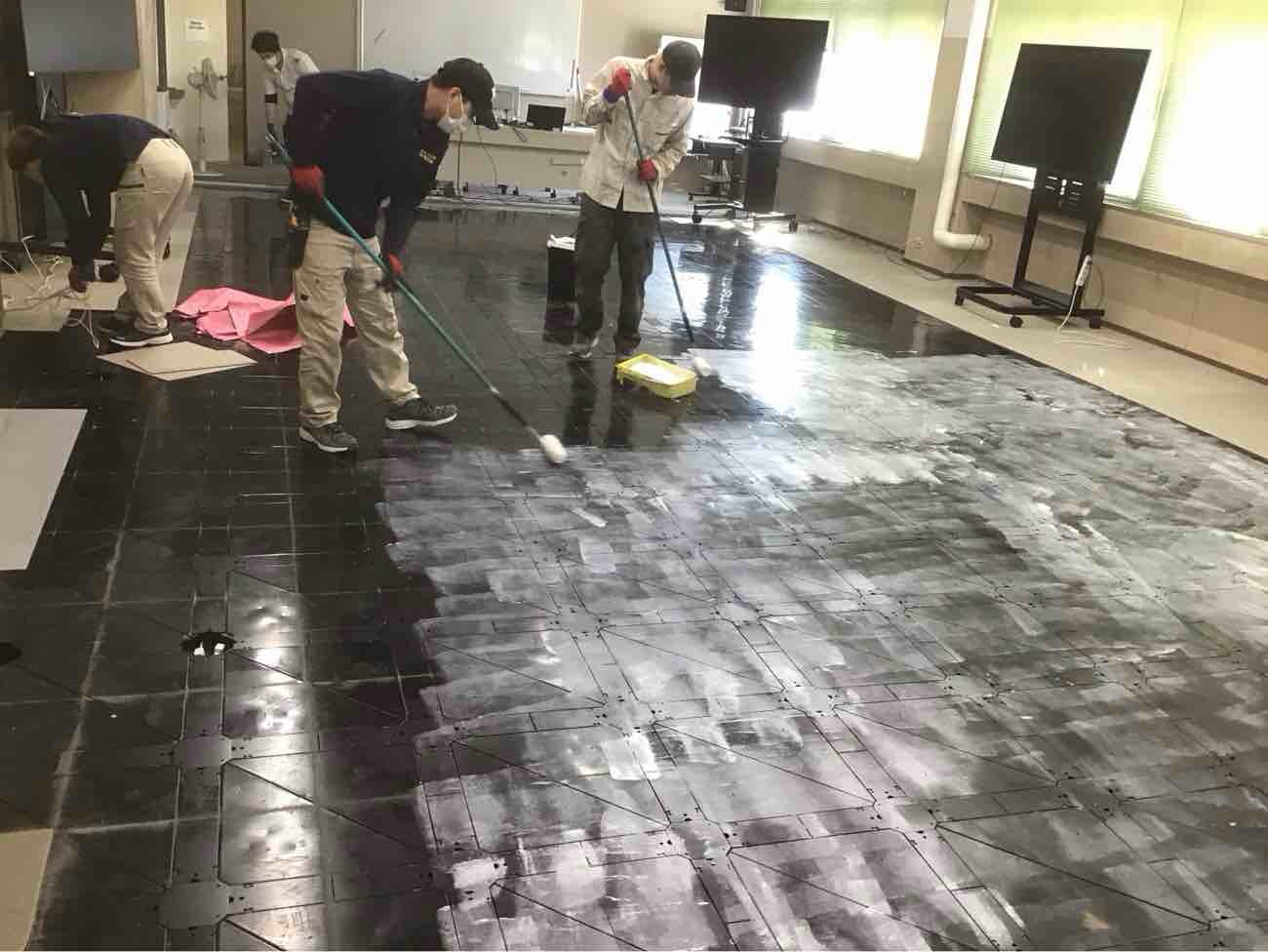 神奈川県綾瀬市の学校にて、タイルカーペット張替工事を行いました。(東リGA-100)【秀和建工】
