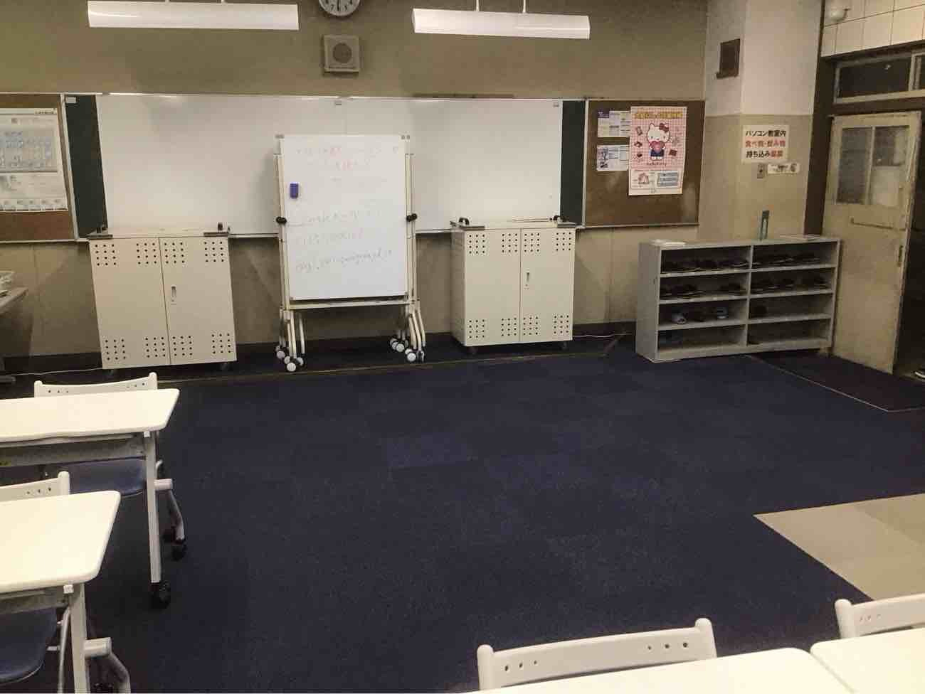 神奈川県綾瀬市の学校にて、タイルカーペット張替工事を行いました。(東リGA-100)【秀和建工】